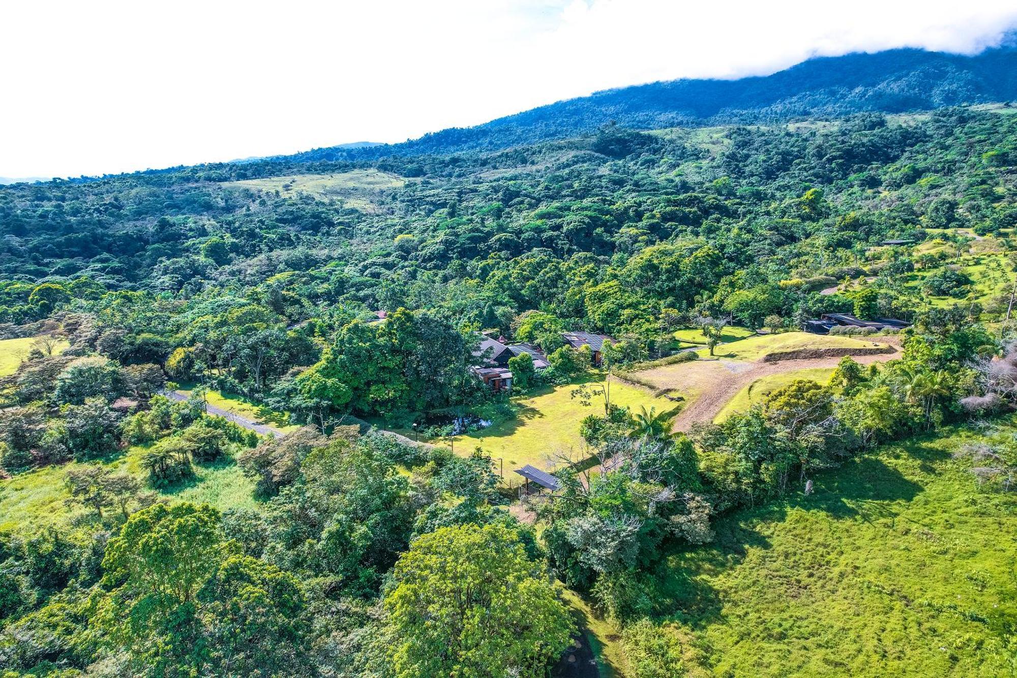 Ecolirios Boutique Hotel & Villas Guacimo  Екстер'єр фото